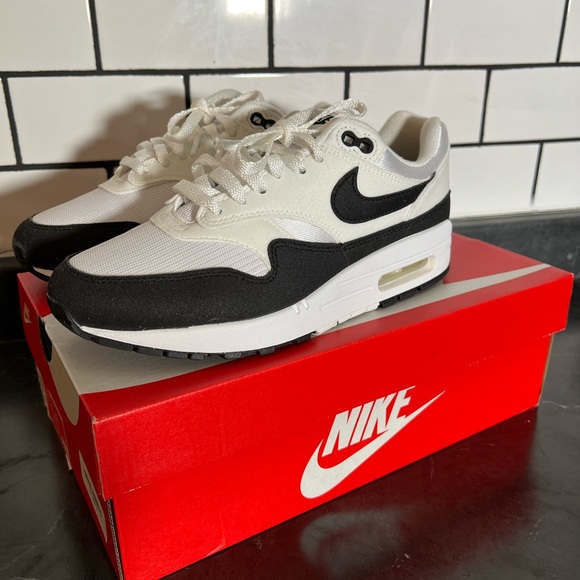 Nike Air Max 1 - Picture 2 of 11